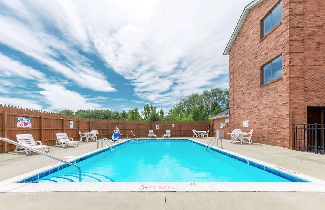 Super 8 By Wyndham Georgetown-1