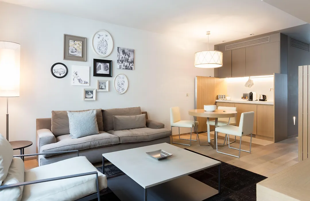 Guillaume Suites-1