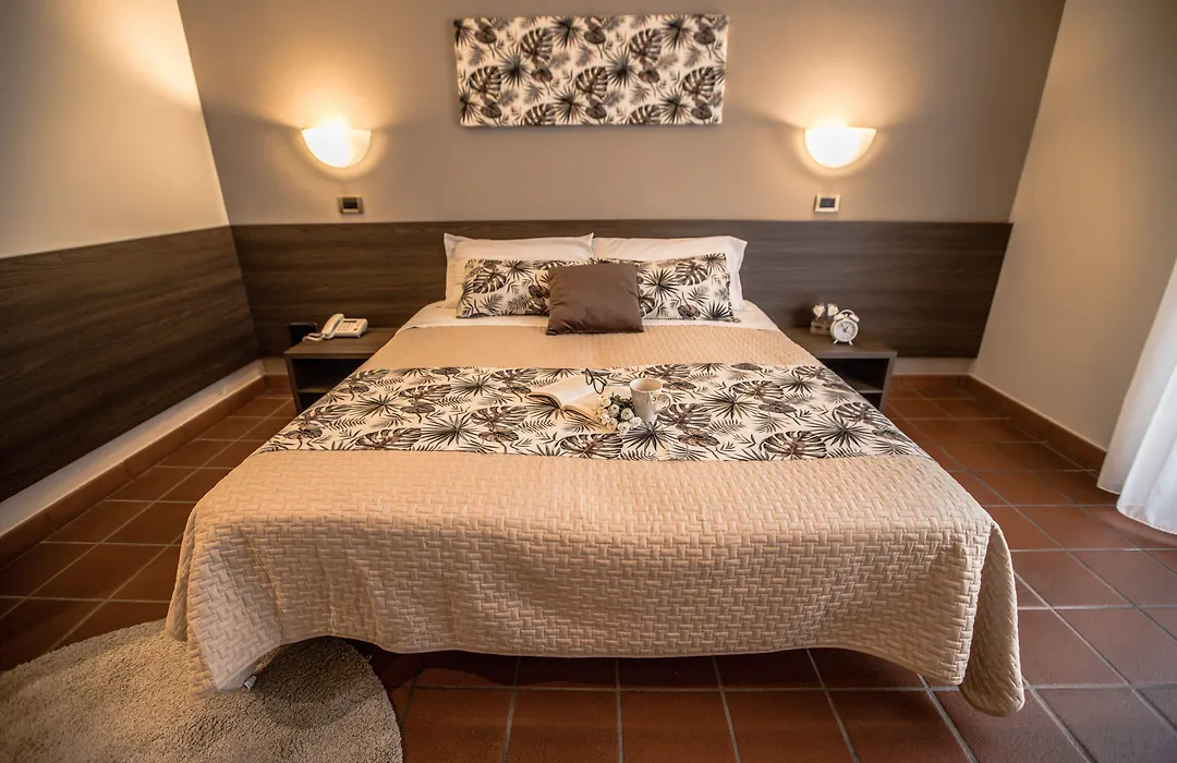 Hotel Rio Re-1