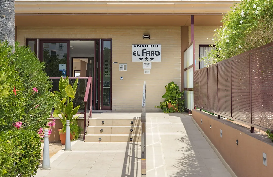 Aparthotel El Faro-1
