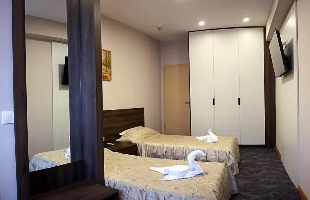 Hotel Ambasador-1