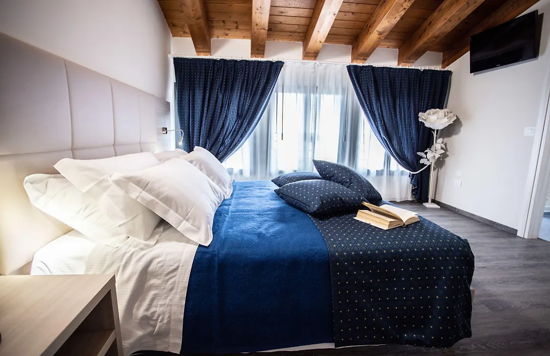 Home Hotel-1