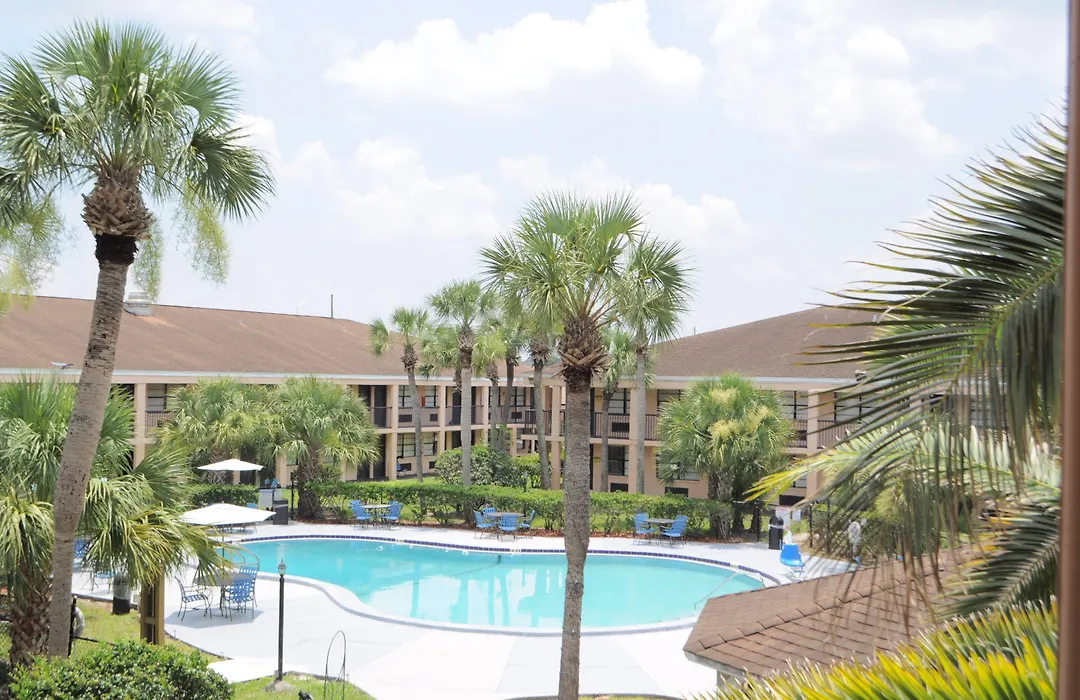 Apm Inn & Suites - Jacksonville-1