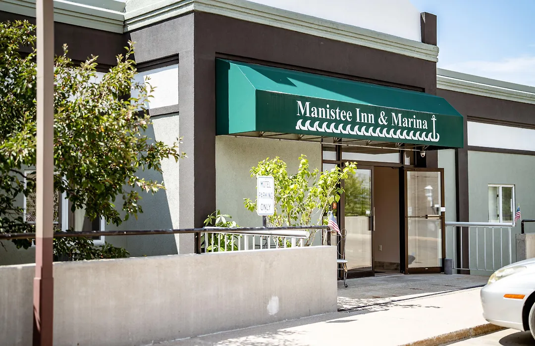 Manistee Inn & Marina-1