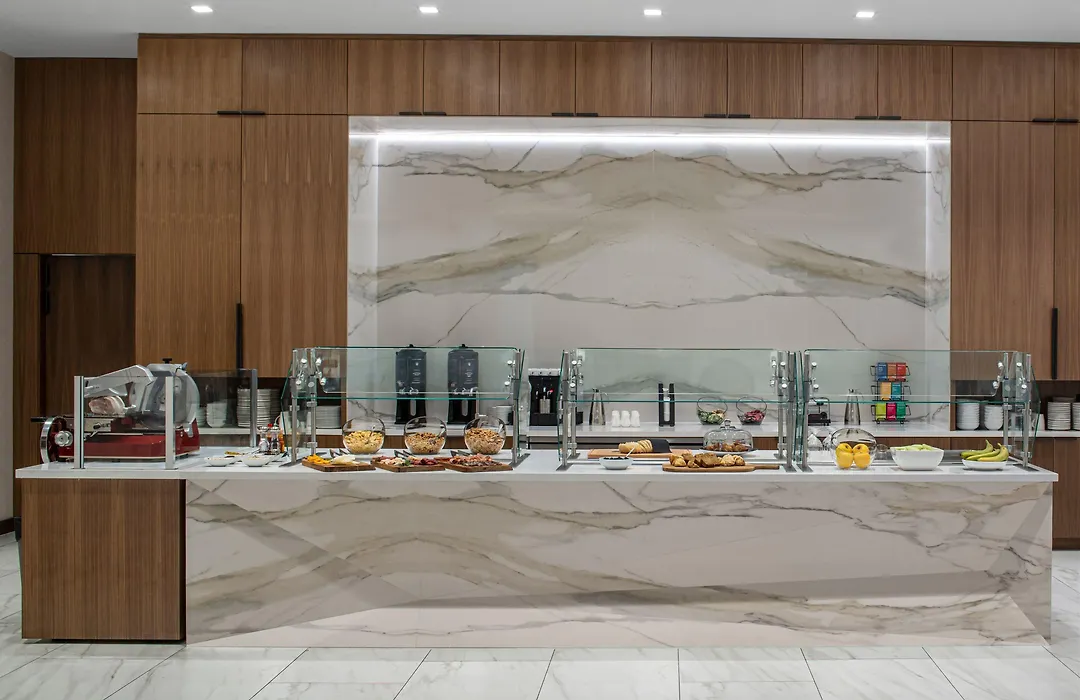 Ac Hotel By Marriott Vancouver Waterfront-1