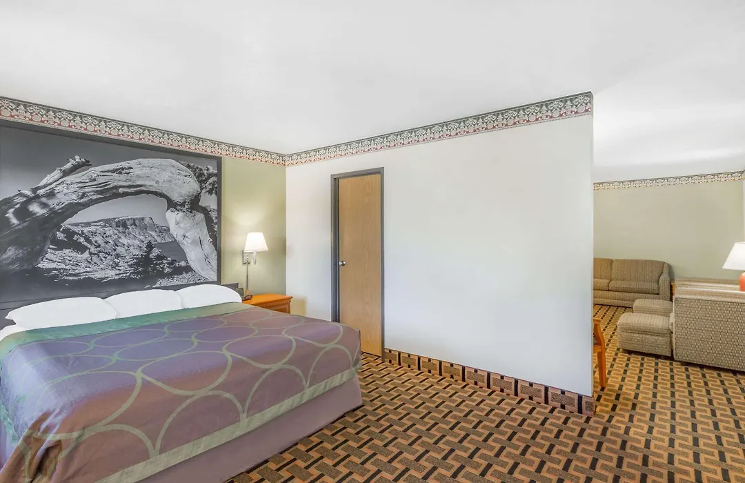 Super 8 By Wyndham Grants Pass-1