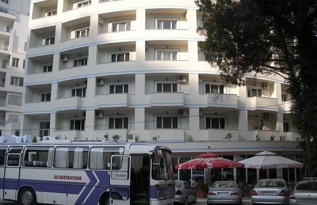 Hotel Leonardo-1