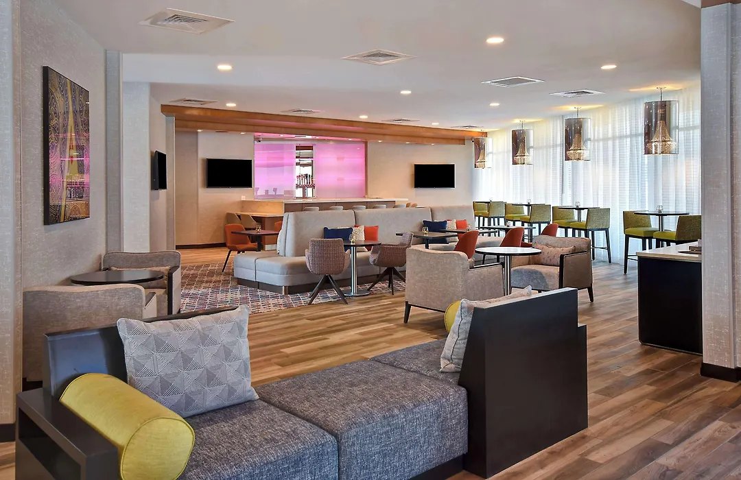 Hampton Inn & Suites Las Vegas Convention Center - No Resort Fee-1