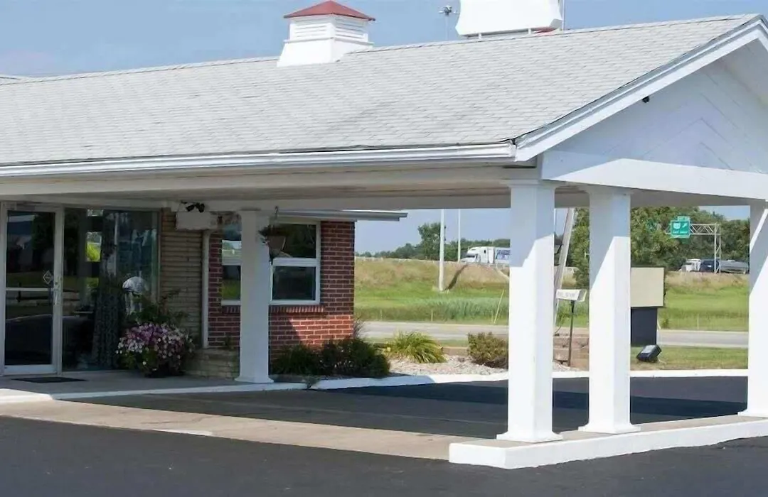 Days Inn By Wyndham Wauseon-1