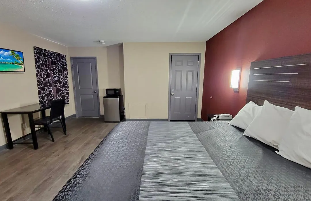 Budget Inn & Suites-1