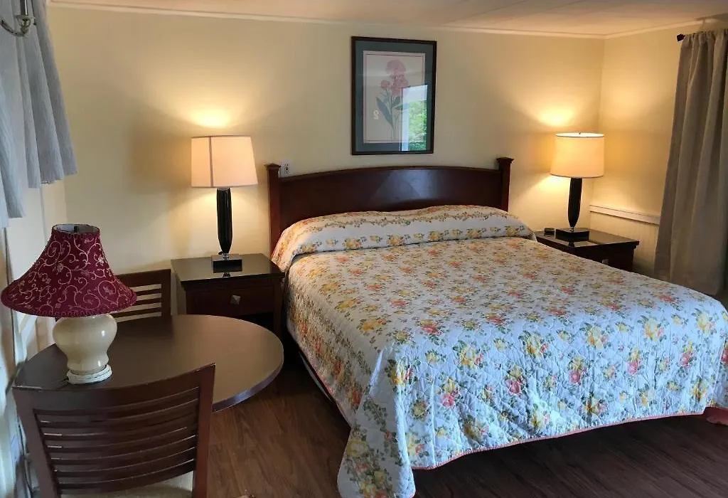 Royale Coach Motor Lodge-1