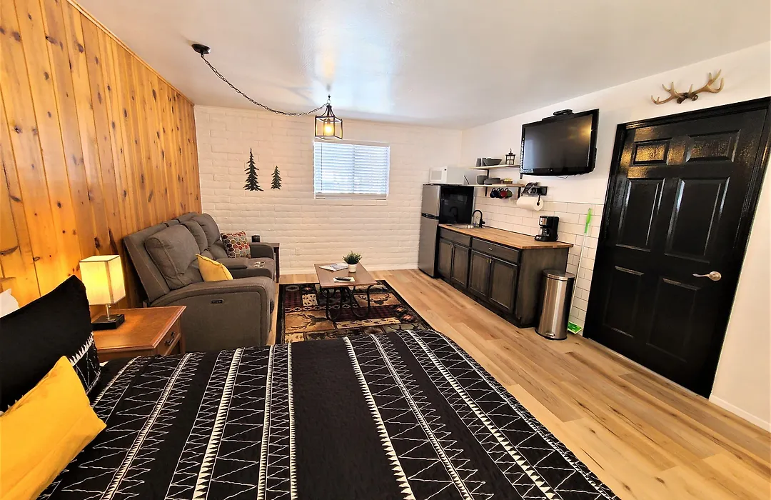 The Nook Pinetop-1