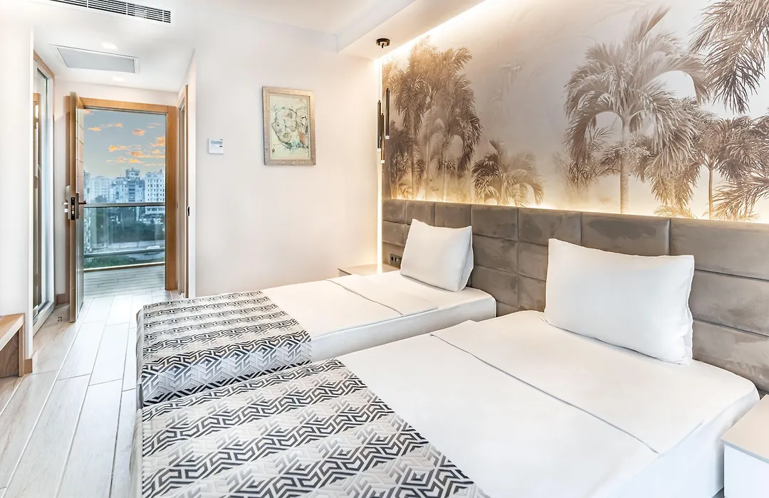 Pearly Hotel-1