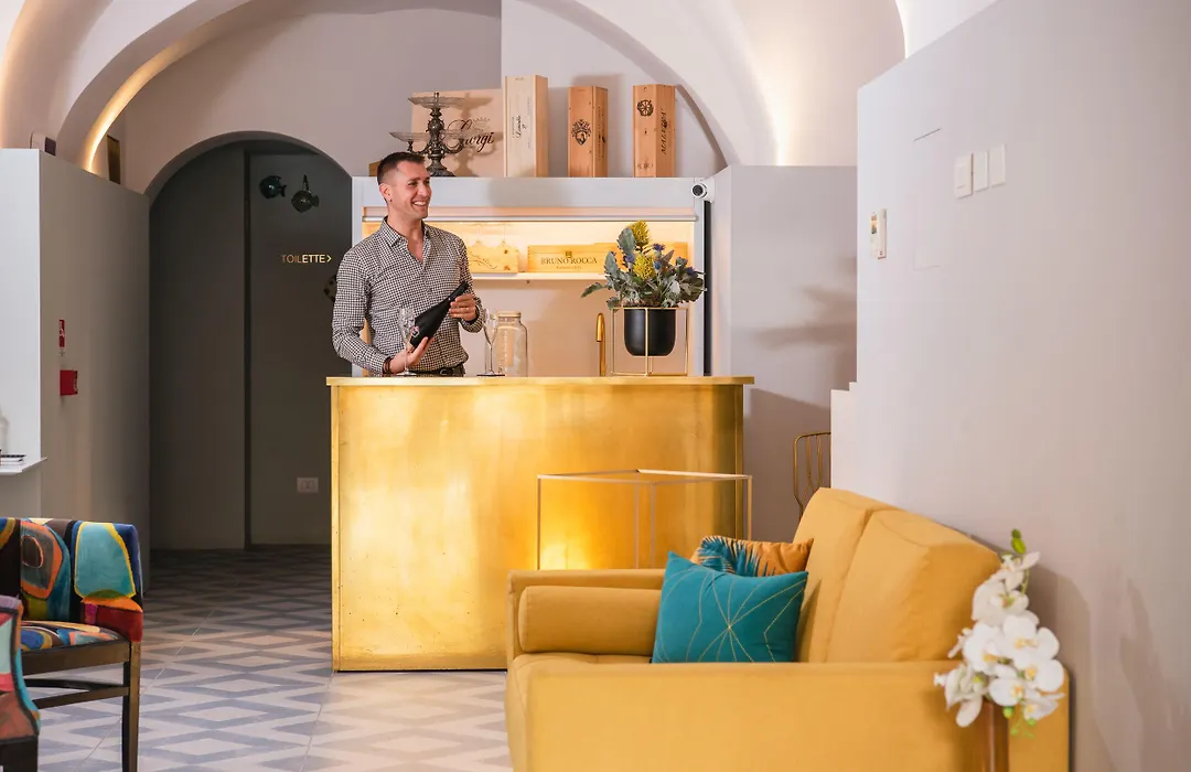 Boutique Hotel De La Ville-1