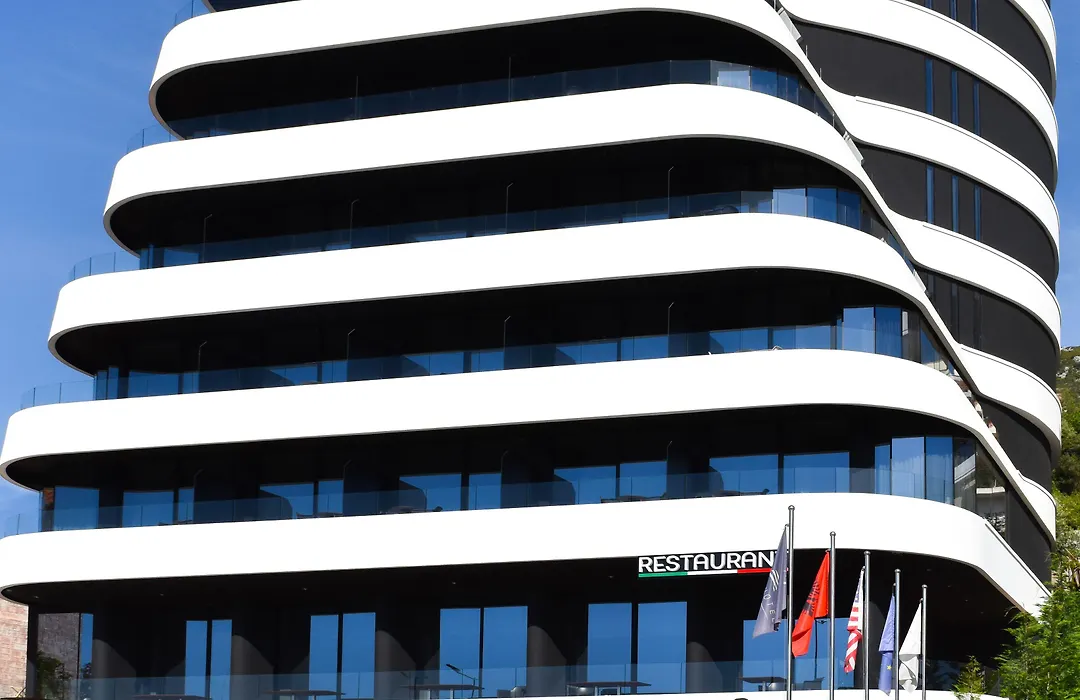 Yacht Hotel-1