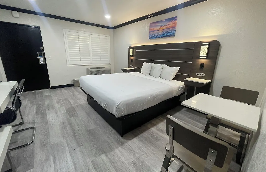 Escondido Lodge-1
