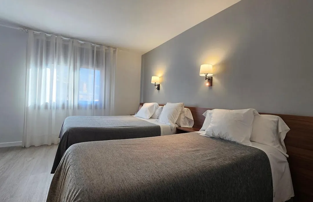 Hotel Les 7 Claus-1