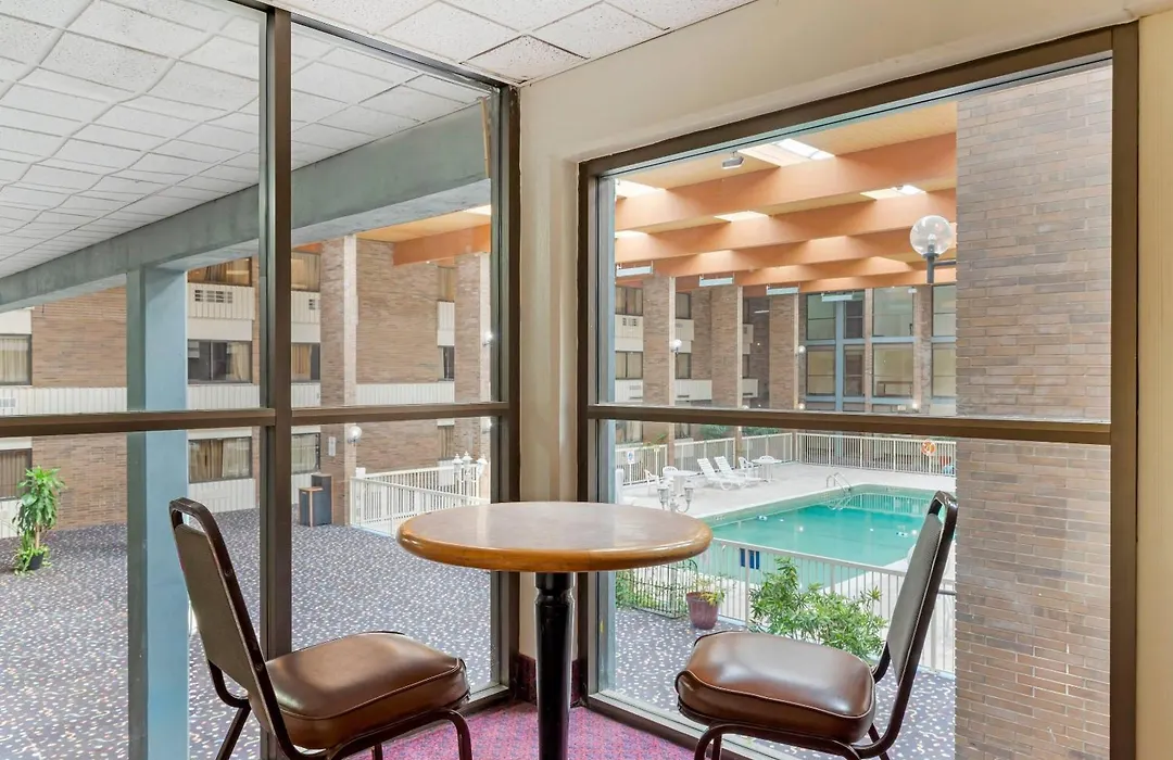Clarion Hotel & Conference Center Lansing West-1