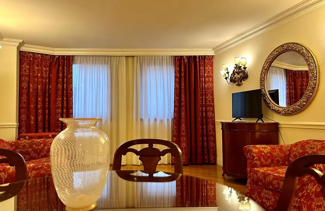 Suites Torre Dell'Orologio-1