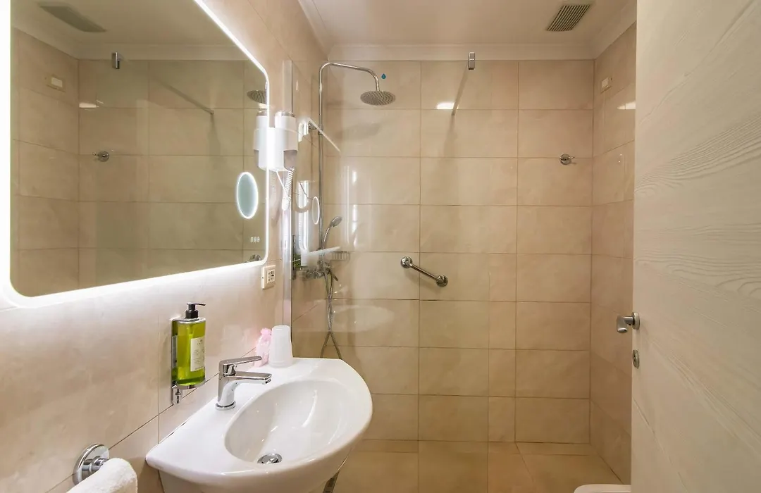 Gambrinus Hotel-1