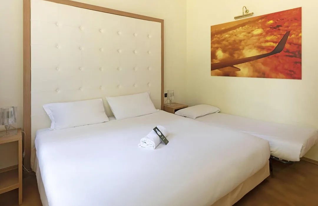 B&B Hotel Malpensa Lago Maggiore-1