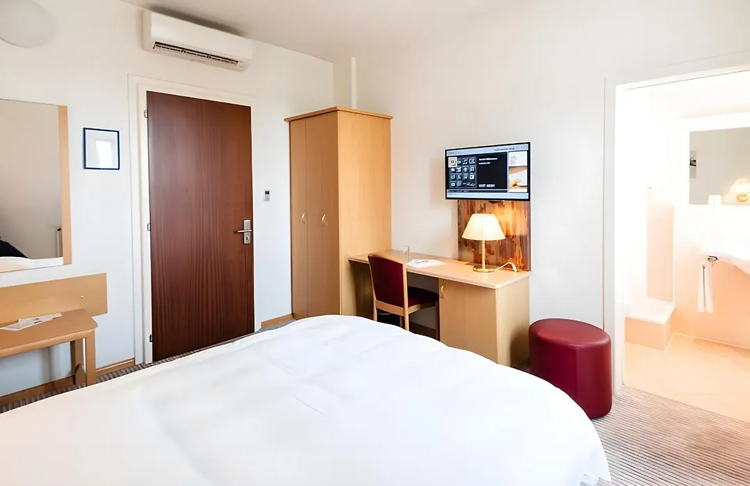 Central City Hotel Rochat-1