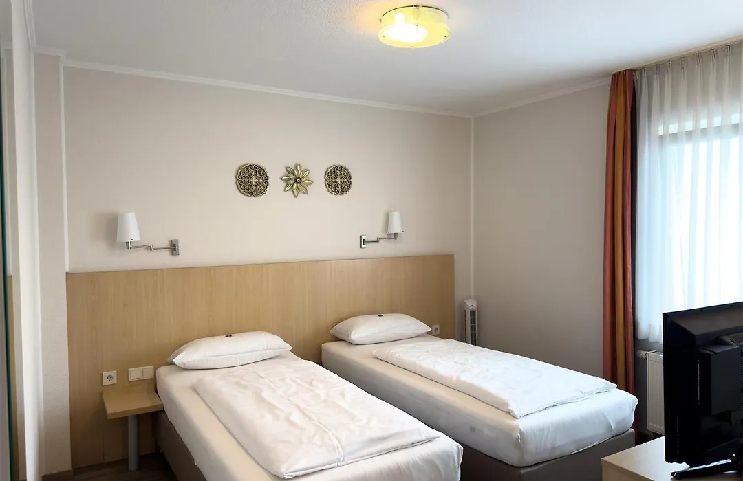 Hotel Manu-1