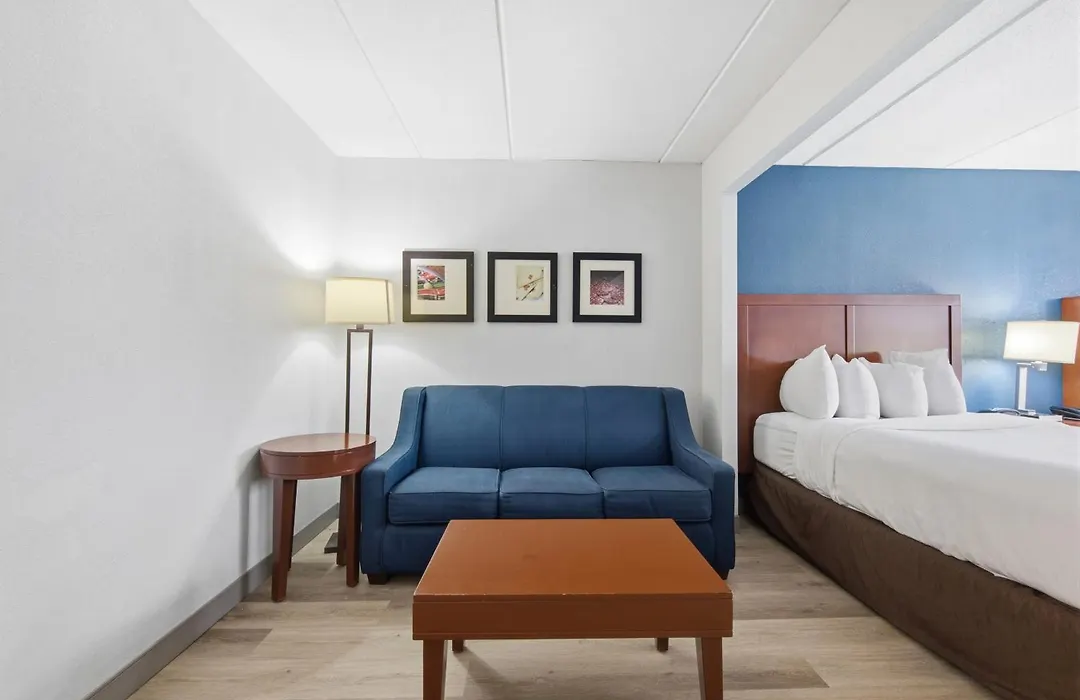 Comfort Suites Near Casinos-1