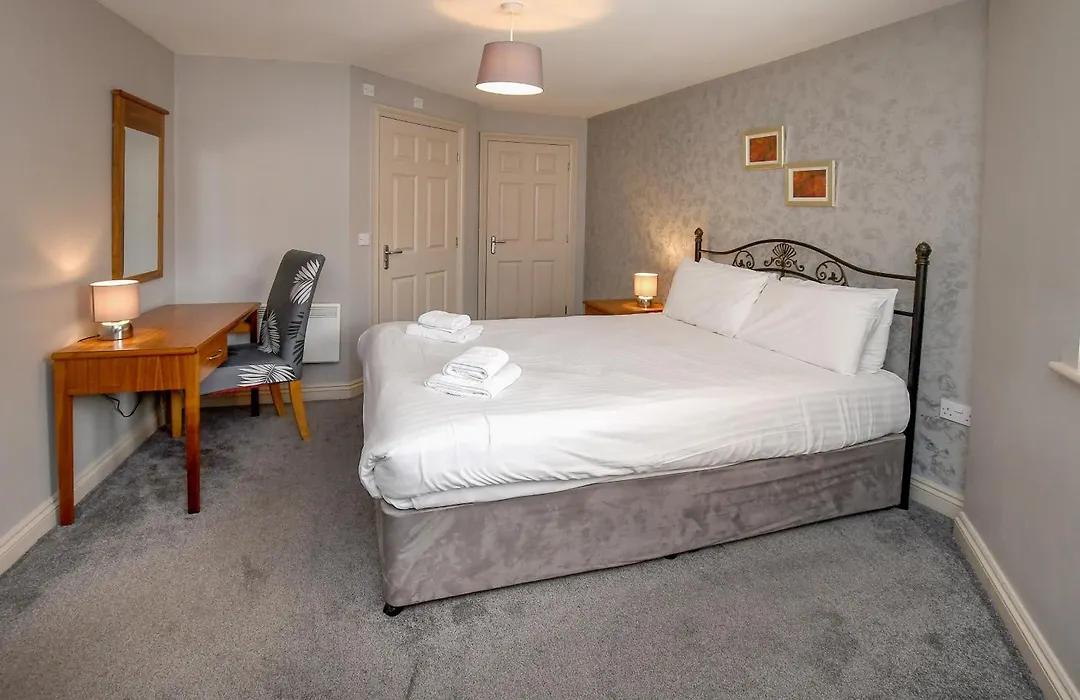 The Queens Hotel & Victoria Cloisters Apartments-1