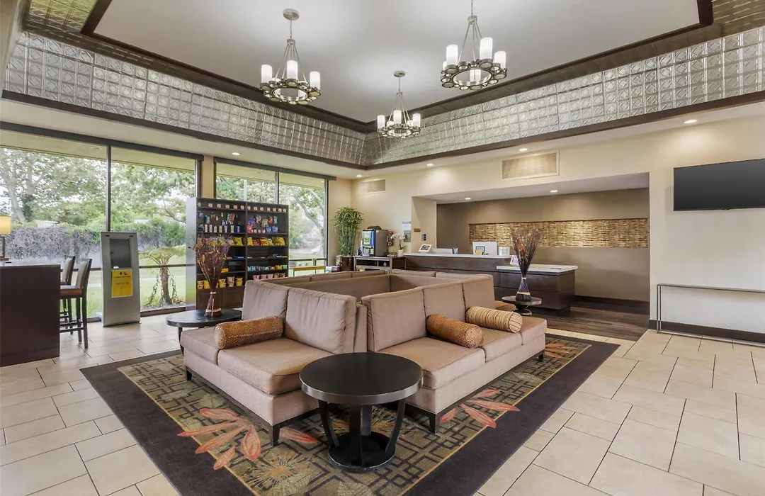 Best Western Plus Garden Court Inn-1