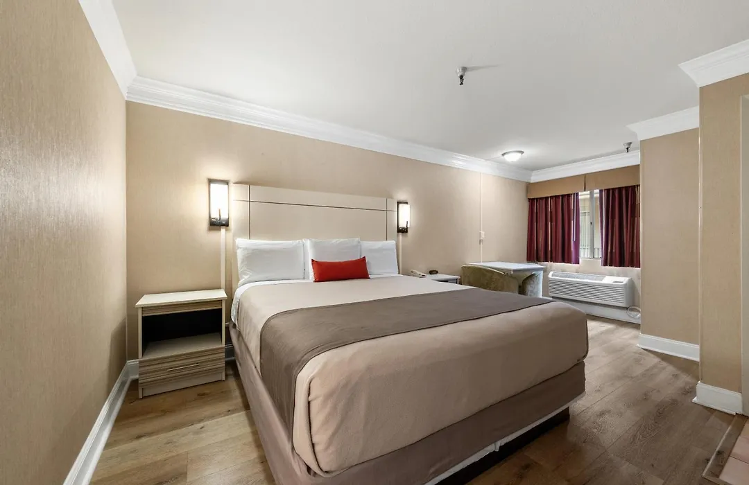 Americas Best Value Inn San Clemente Beach-1