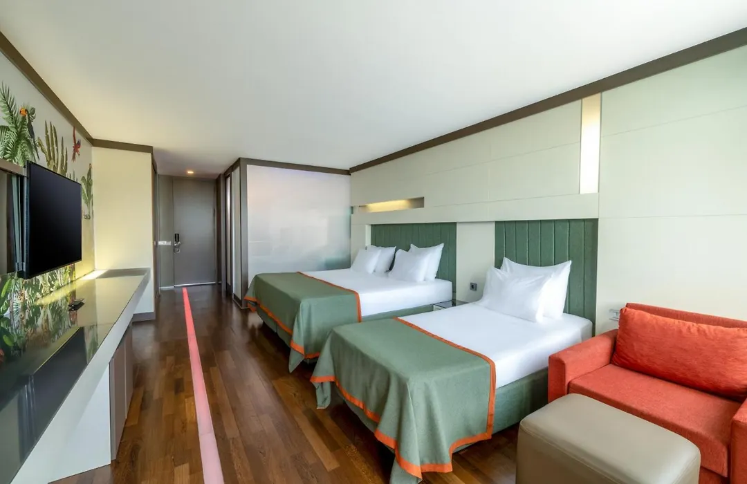 Nirvana Cosmopolitan Hotel - Convention & Sports Center-1