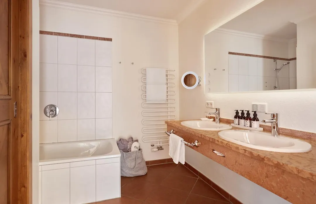 Hotel Oberforsthof-1