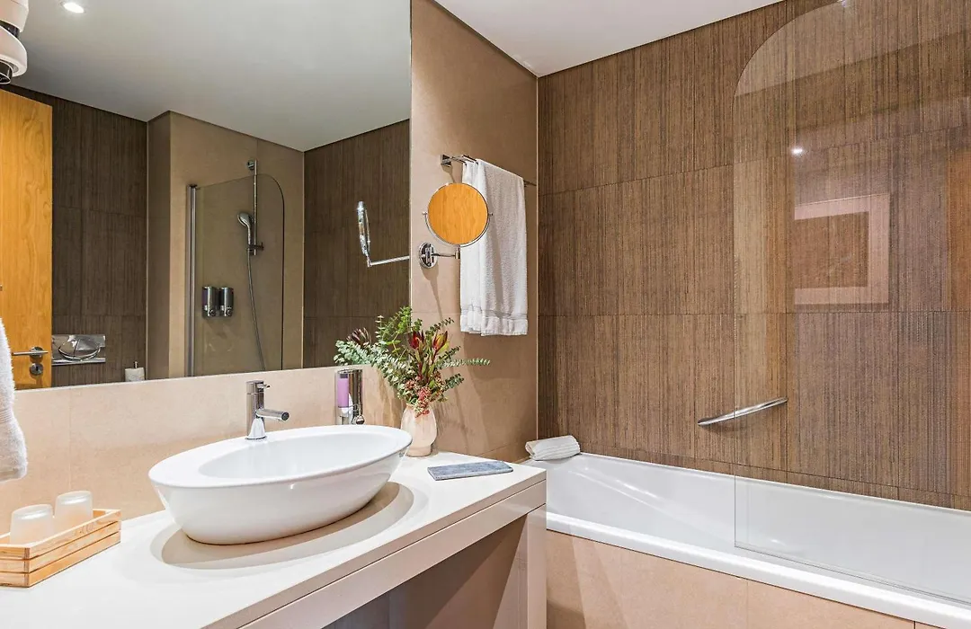Mercure Lisboa Almada-1