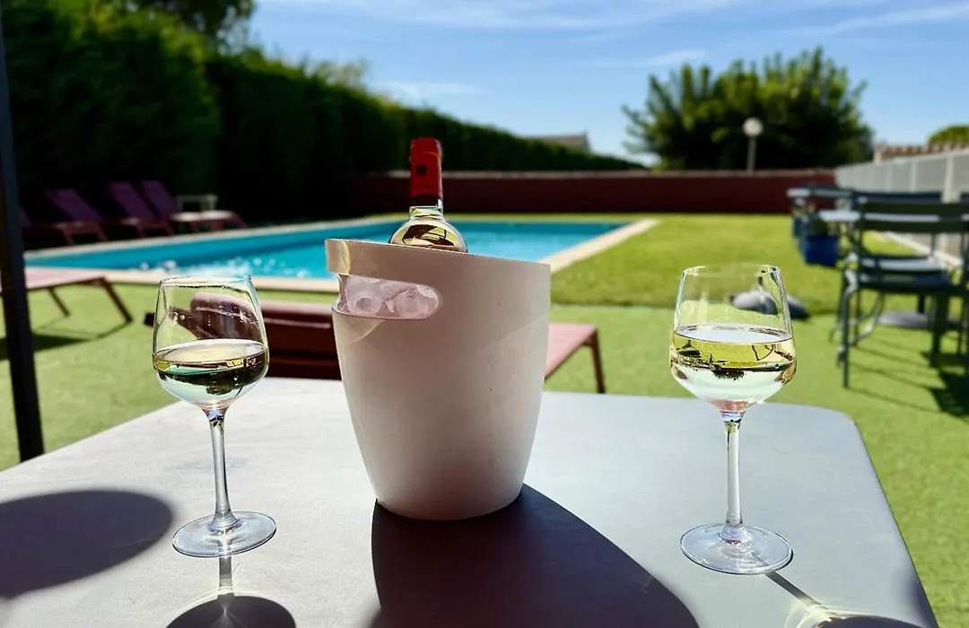 Logis Hotel La Goutte D'eau-1