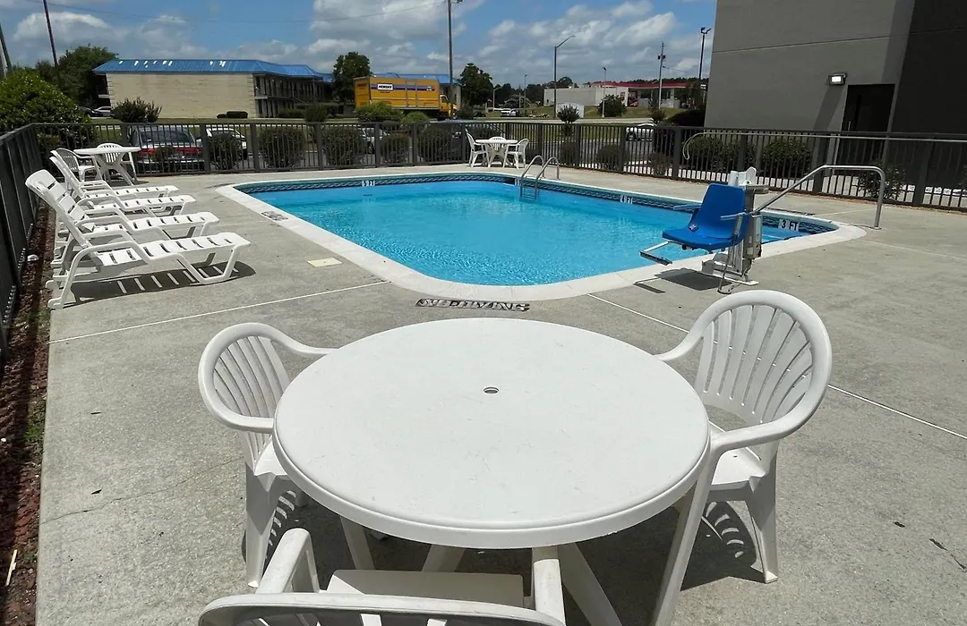 La Quinta Inn & Suites By Wyndham Fayetteville I-95-1