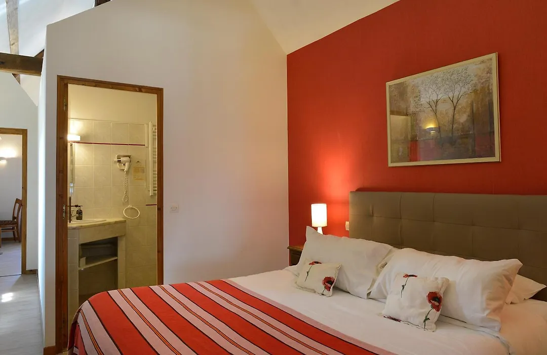 Logis Auberge Le Colombien-1