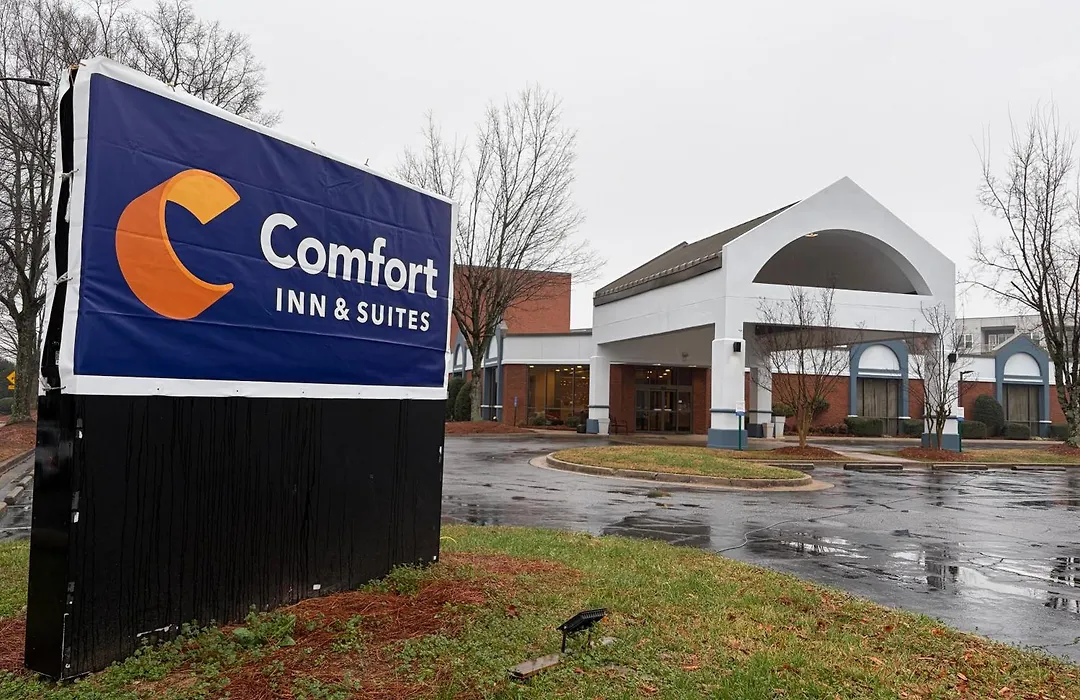 Comfort Inn & Suites-1