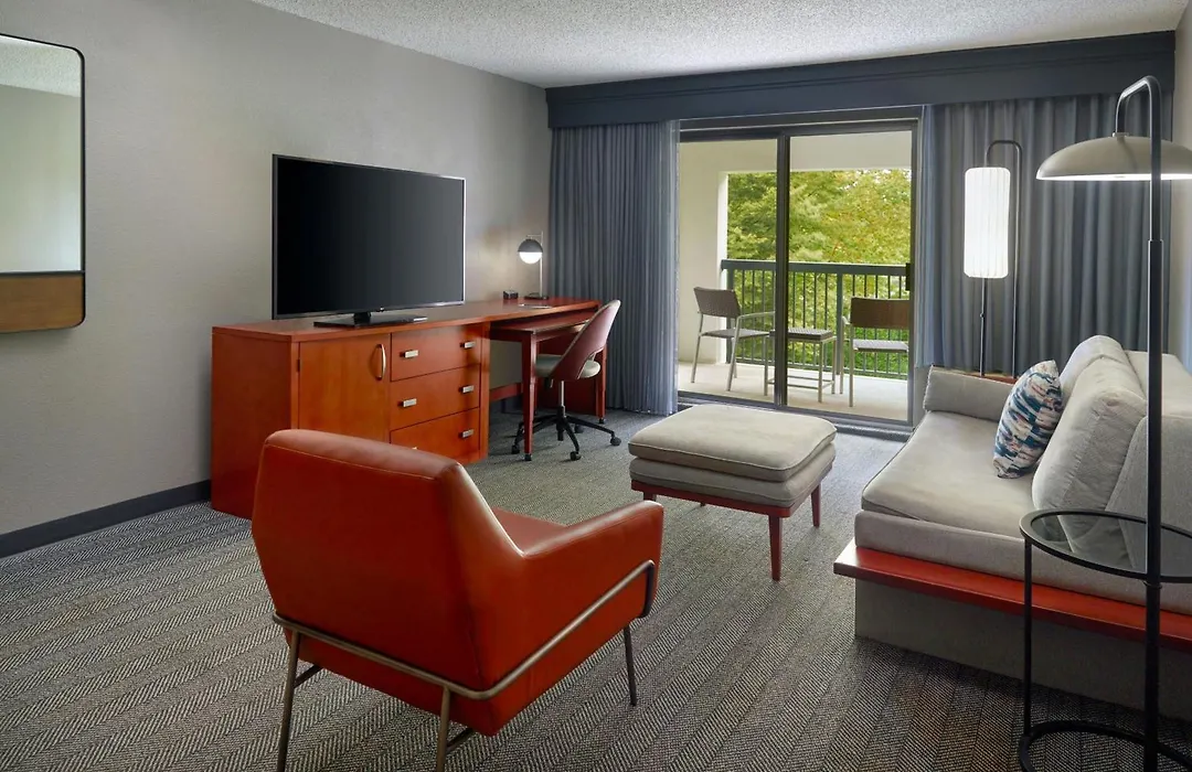 Courtyard By Marriott Frederick-1