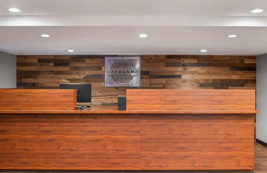 Basecamp Puyallup A Travelodge By Wyndham-1