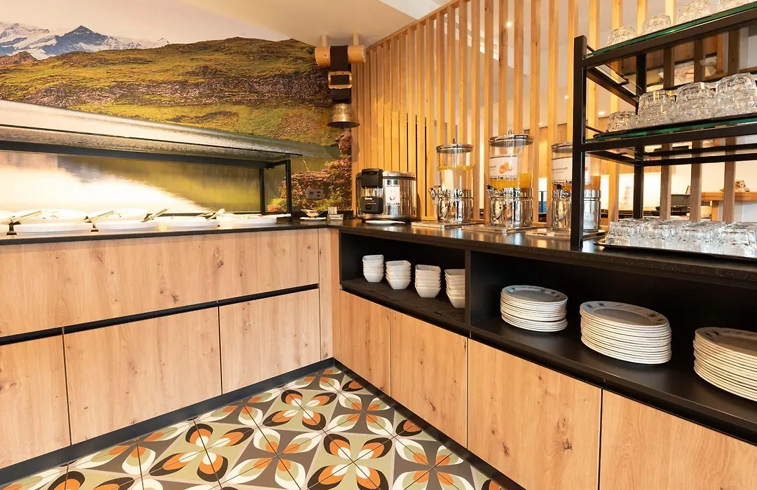 Jungfrau Lodge, Annex Crystal-1