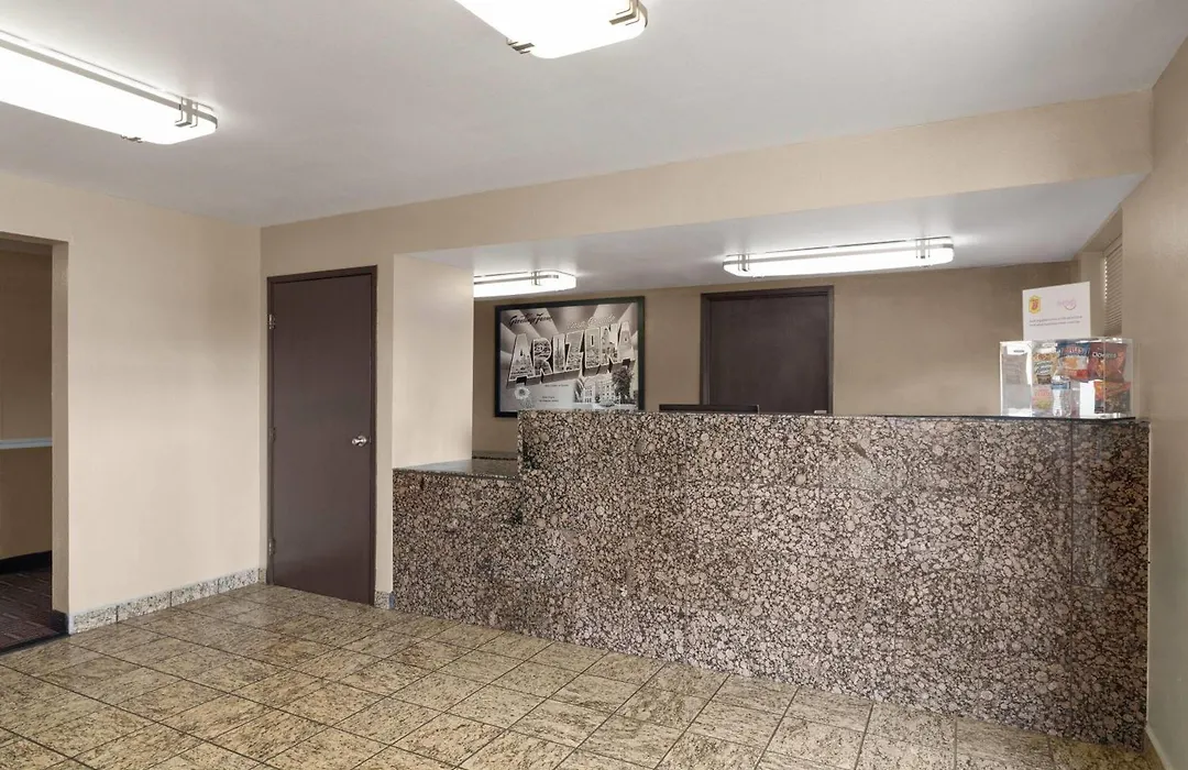 Super 8 By Wyndham Casa Grande-1
