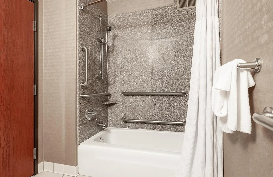 Crowne Plaza Milwaukee Airport By Ihg-1