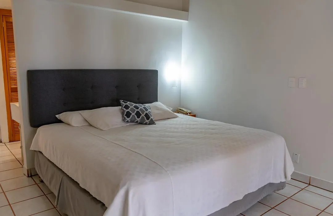 La Concha Beach Hotel & Club-1