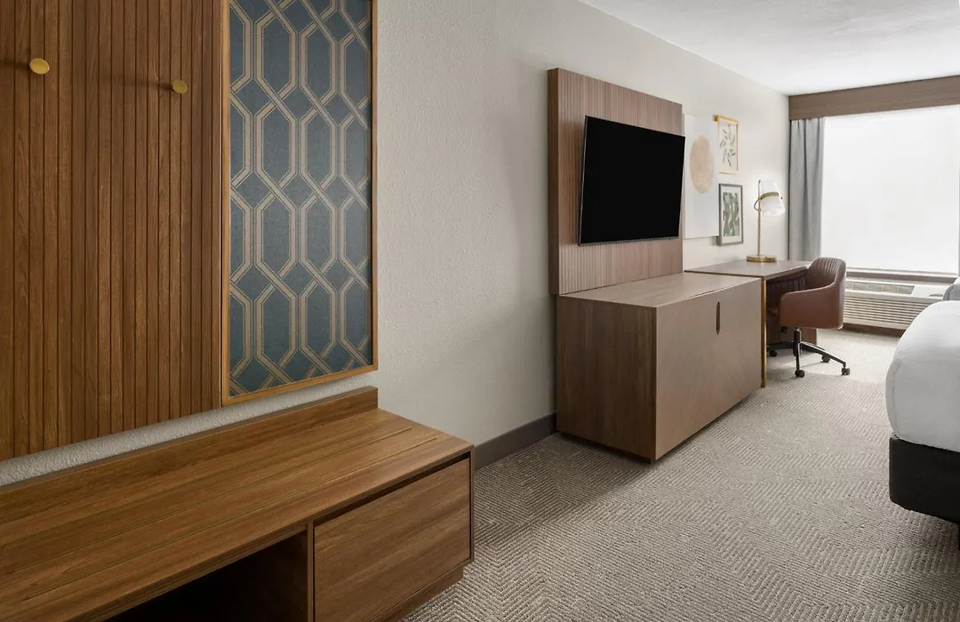 Holiday Inn & Suites Columbia Ne - Ft Jackson Area By Ihg-1