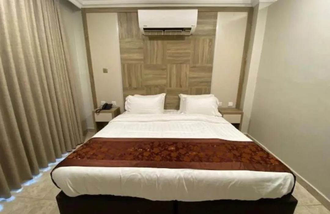 Mass Paradise Hotel-1