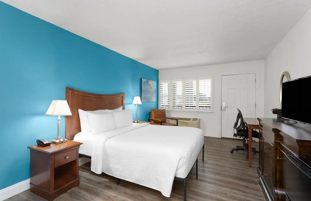 Paddletail Waterfront Lodge, Trademark Collection By Wyndham-1