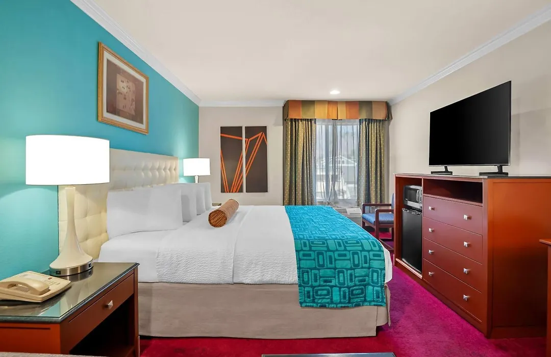 Howard Johnson By Wyndham Pasadena-1