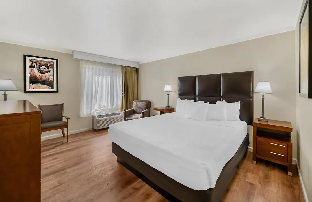 Best Western Plus Northwoods Inn-1