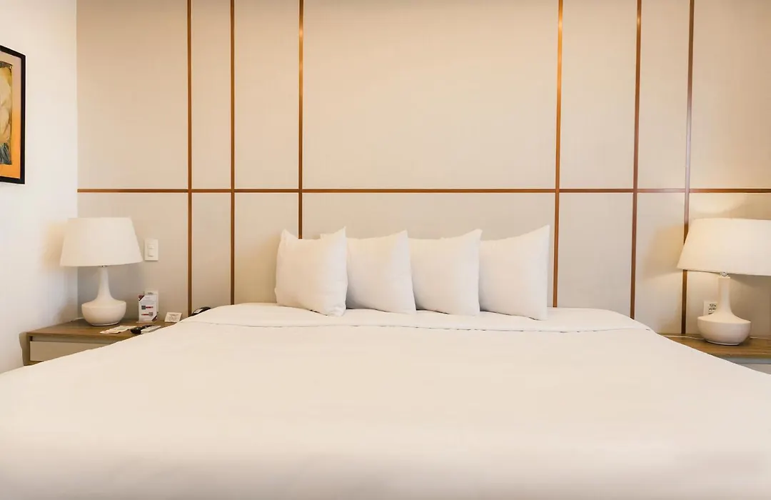 Ramada Hotel & Suites Campos Pelinca-1